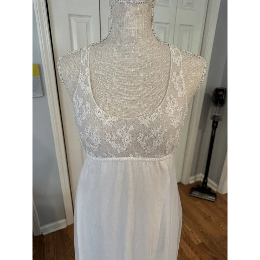 Vintage Miss Elaine Sleeveless Lace Bodice Sheer lined in white Nightgown Bridal